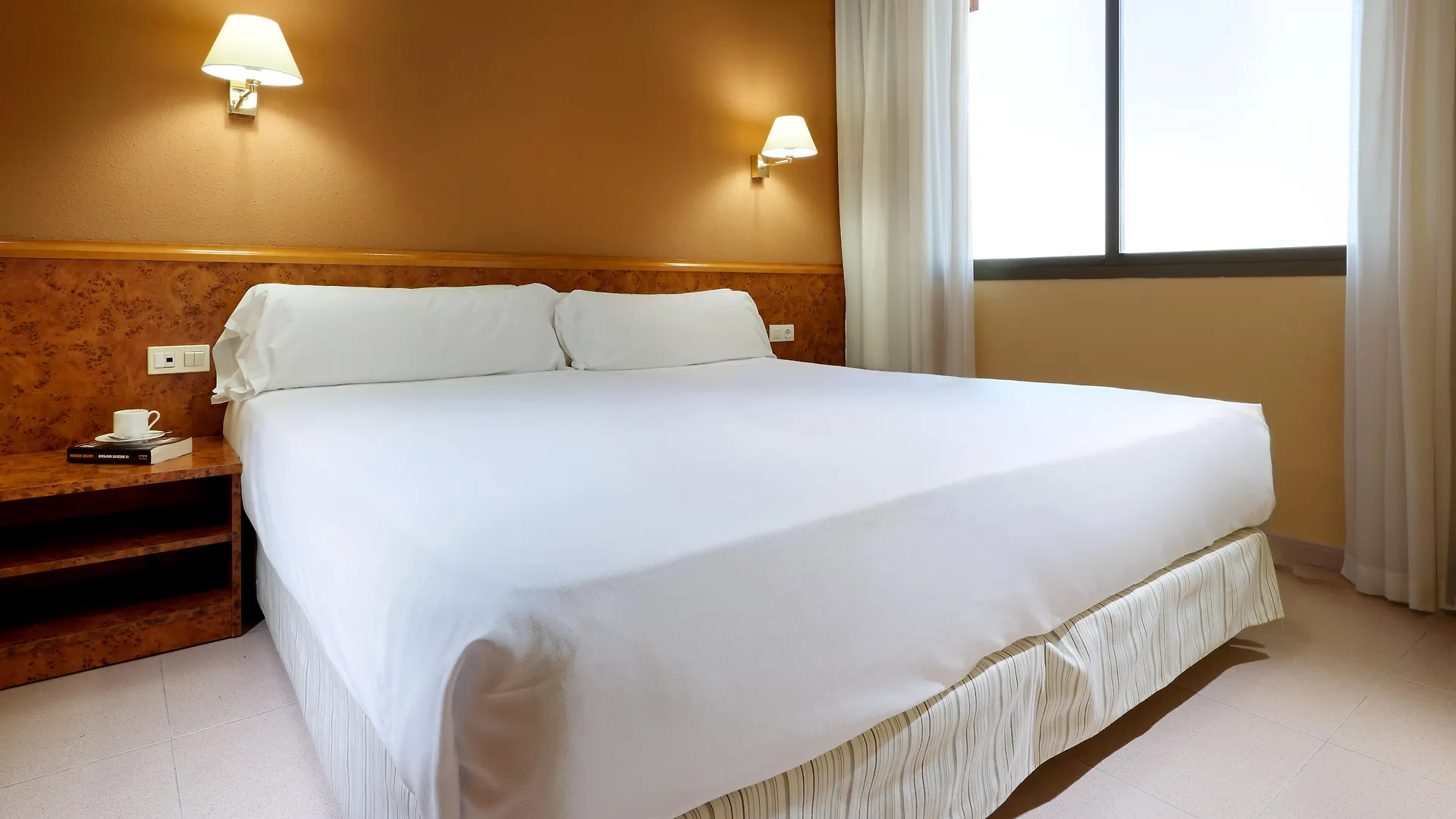 Apartamentos Hesperia Sant Joan Sant Joan Despí