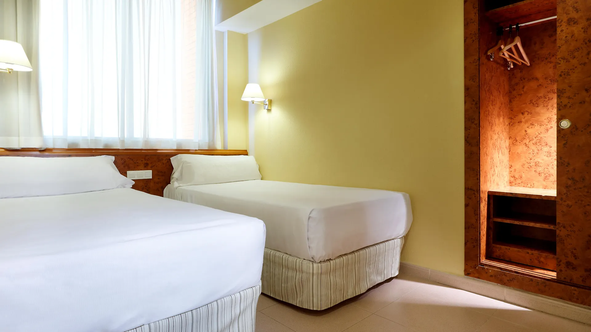 Apartamentos Hesperia Sant Joan Sant Joan Despí