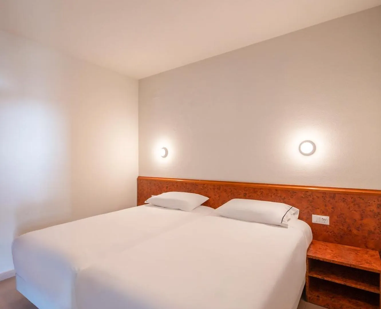 Hesperia Sant Joan Apartamento Sant Joan Despí 0*,  Espanha